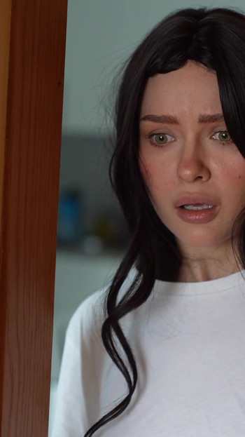 La mia sorellastra fingeva di essere una bambola del sesso, non sapeva che stavo scopando questa bambola nel culo. Anale | Clip 1