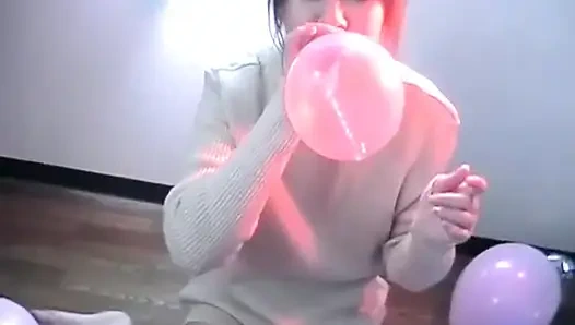 Japon kız yerde seviyor