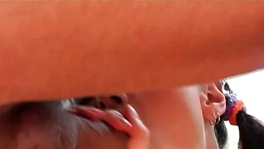 Крошку-блондинку Жестко В Паре В Диком Тройничке