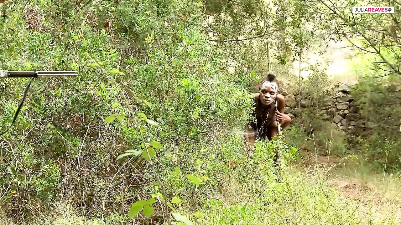 丛林中的狂野女人让我和她做爱
