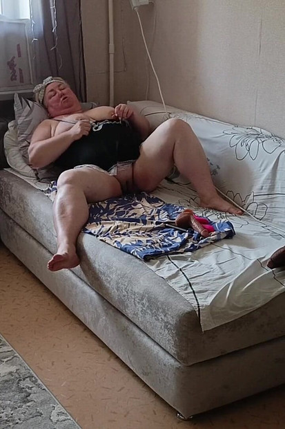 Insatiable Mother-in-law Masturbates Her Big Pussy with Her Sex Toys
