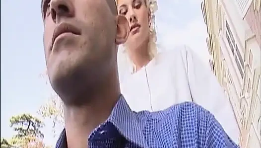 Adegan vintage ibu-ibu hot jerman rambut pirang dengan pantat bahenol lagi asik ngentot kontol besar