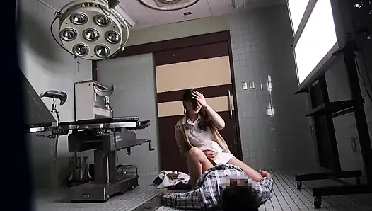 A074B07 jika suster yang mirip aktris menyaksikan pasiennya lagi masturbasi...