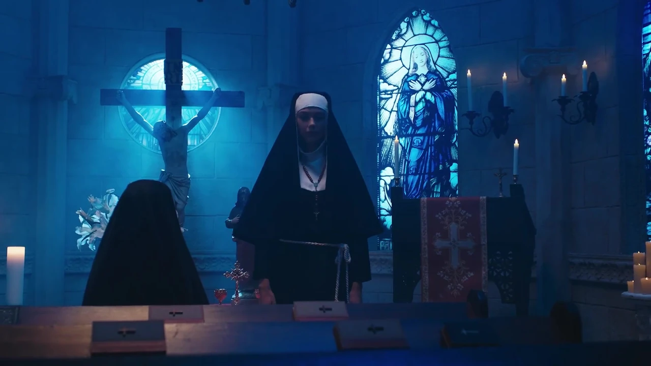 Futanari Öğle Yeri - Vixi Rafi & Nata Gold