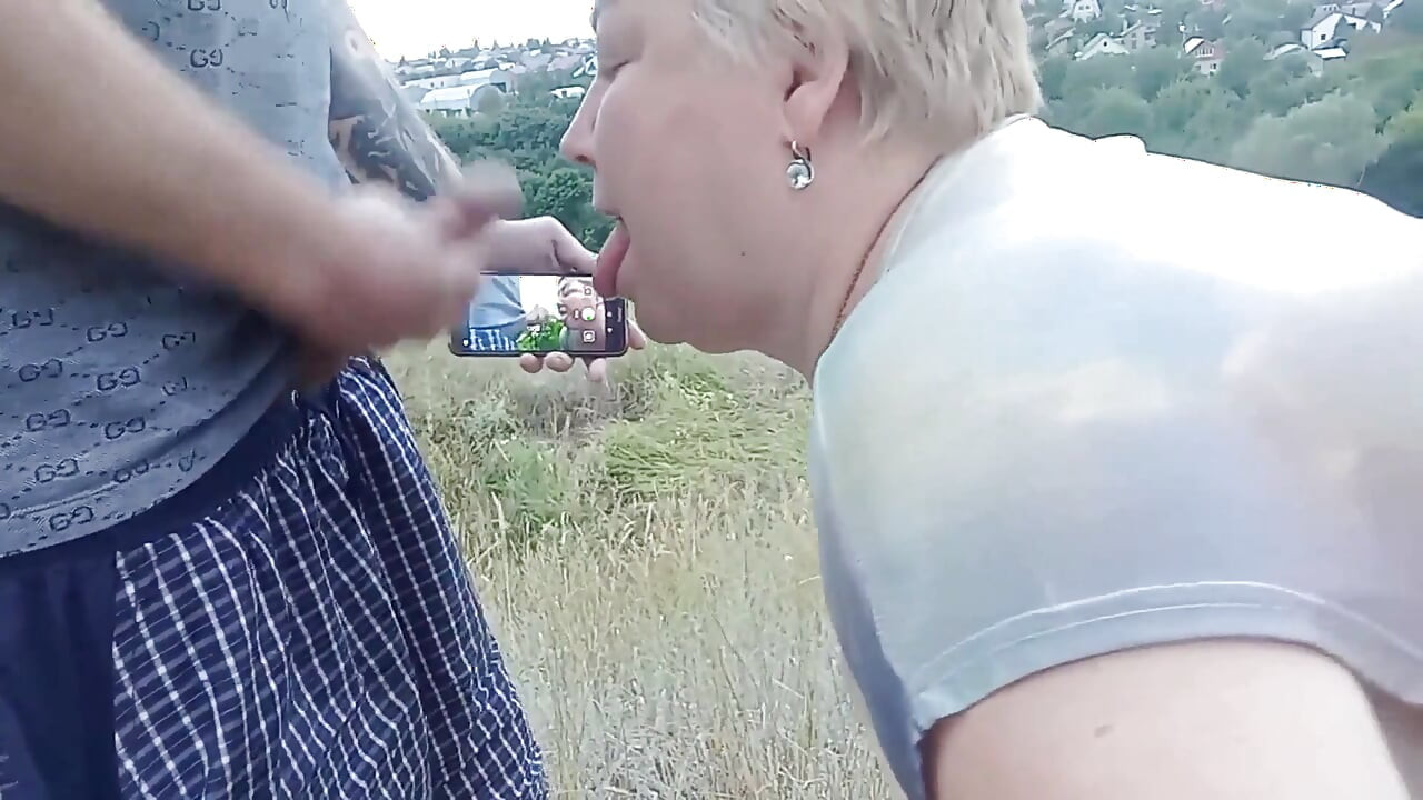 I masturbate a dick in the park and cum in a whore's mouth