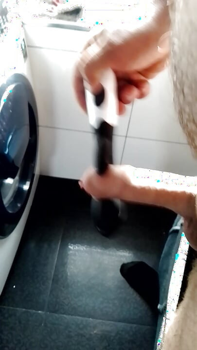 Cumshoot vibrator