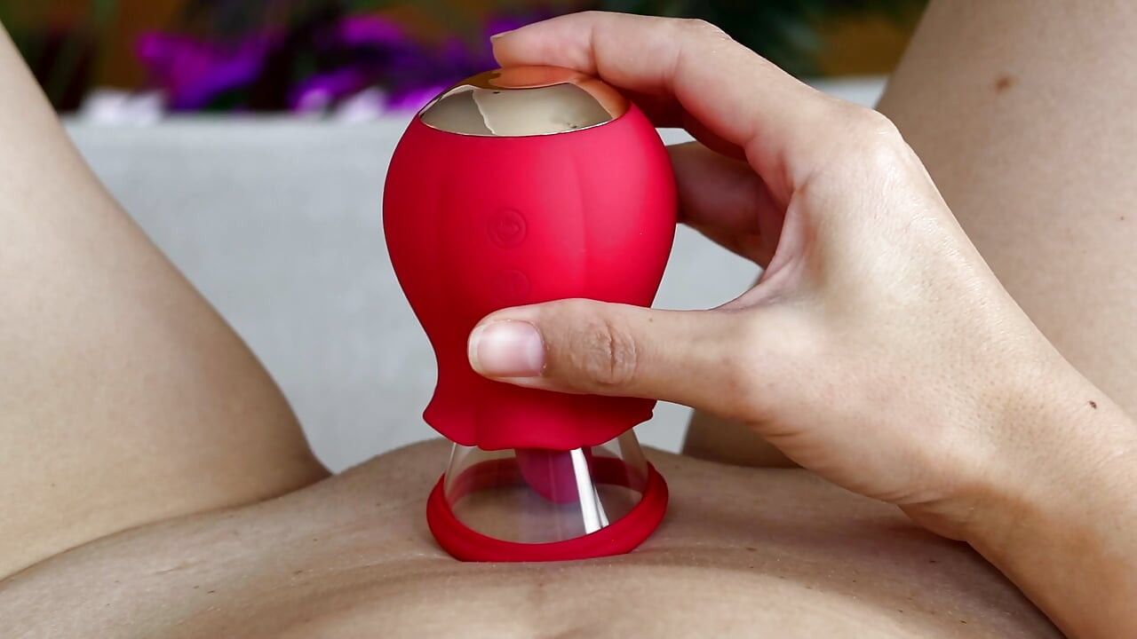 COME MI COÑO ROSA! Lamedora de clítoris hace mi duro orgasmo