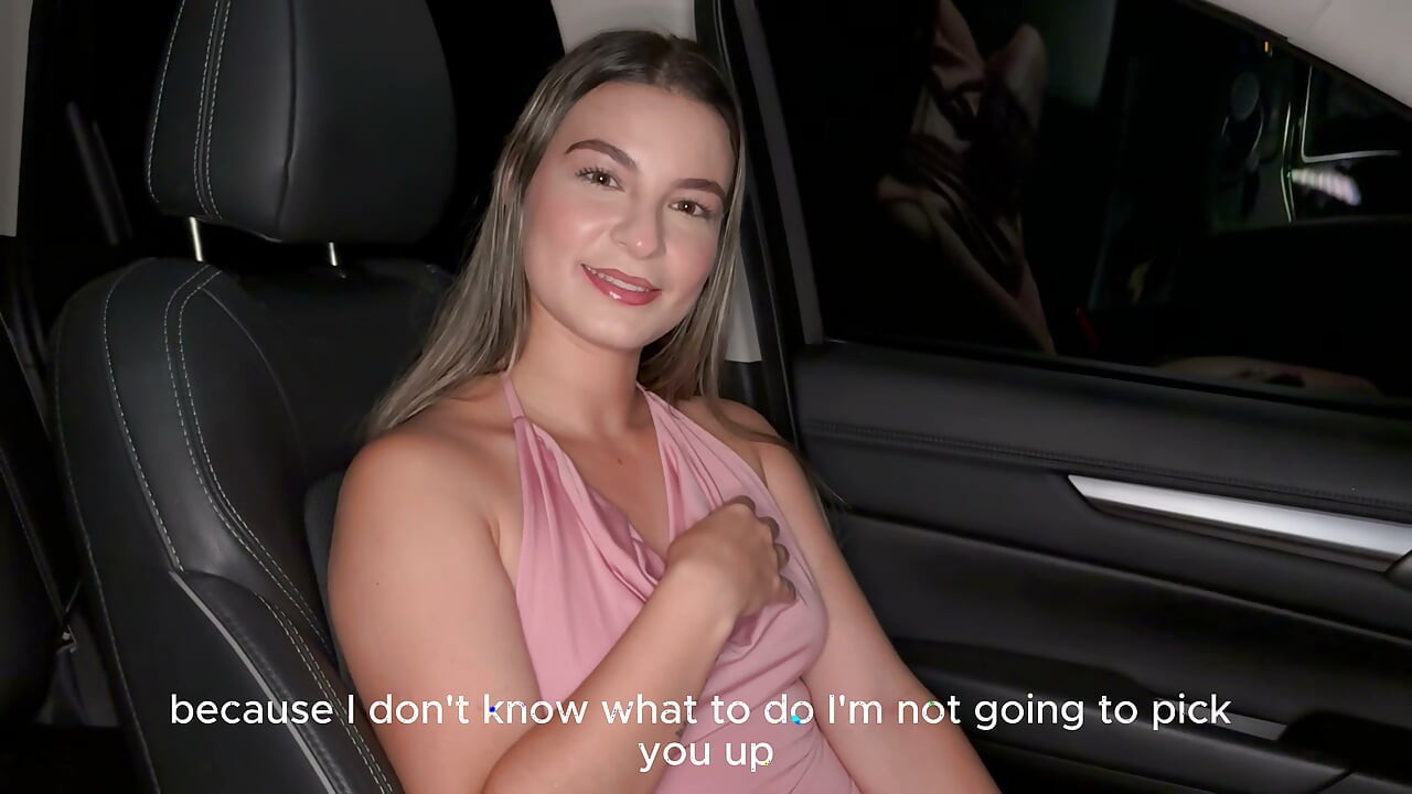 Hijastra Rubia Seduce Al Conductor De Uber De Polla Pequeña Para Follar En El Carro!