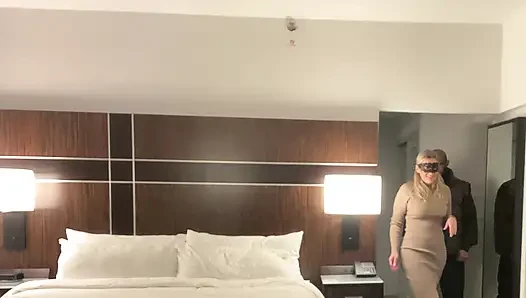Fa Fiona eğlendiriciyle tanışıyor