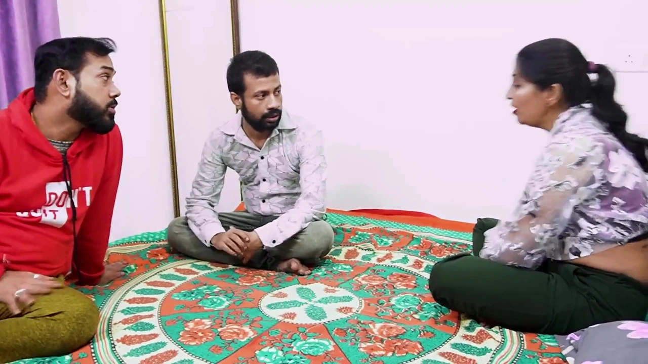 Bir çiftin ve büyük üvey erkek kardeşinin sert üçlü seks hikayesi