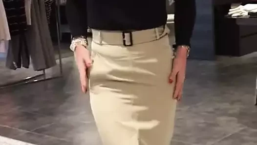 Hugo Stiglitz porn video – Skirt: Hugo Boss