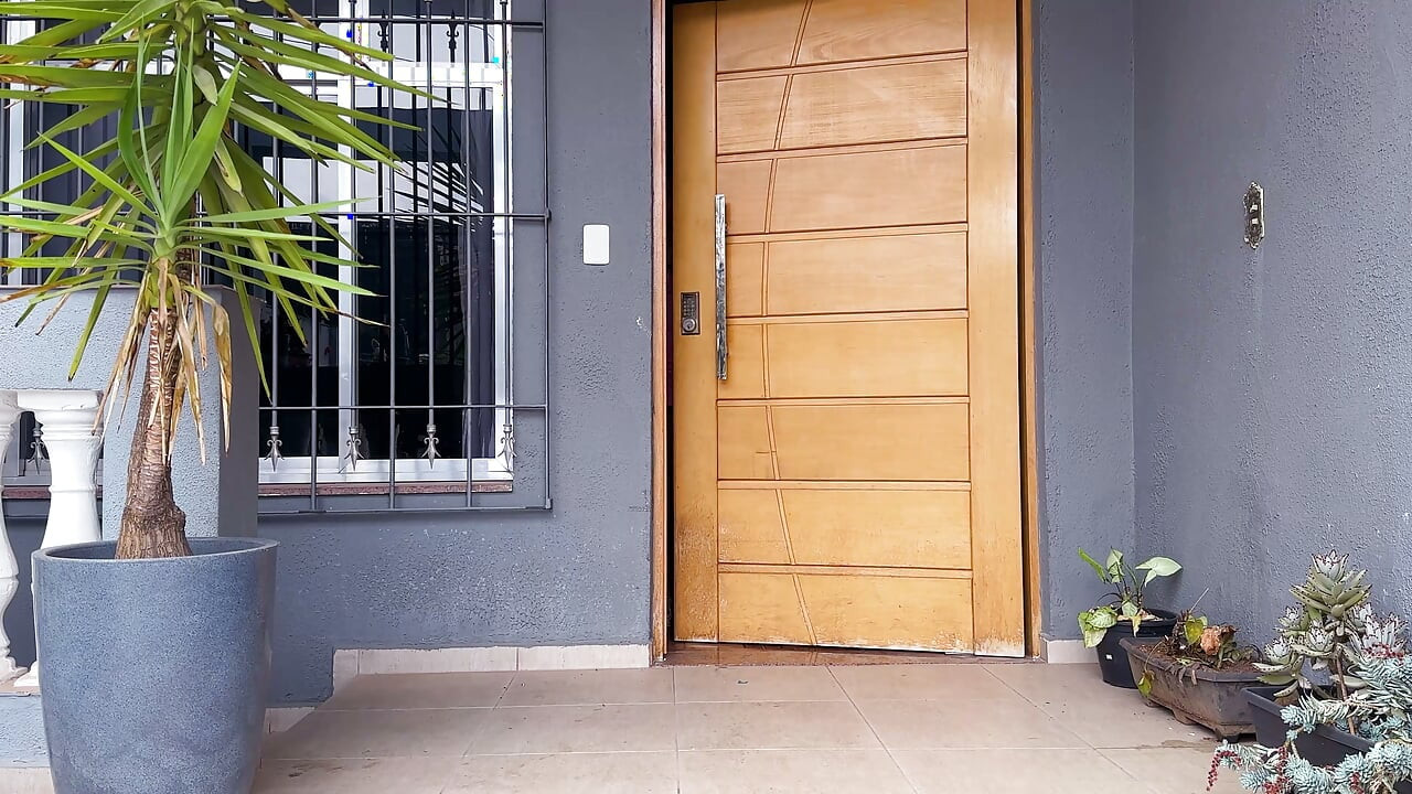 THỬ NHỮNG CHIẾC VÁY DÂM ĐÃNG