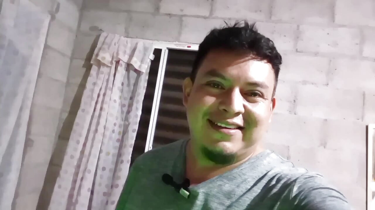 Guy masturbating his good cock with rich balls