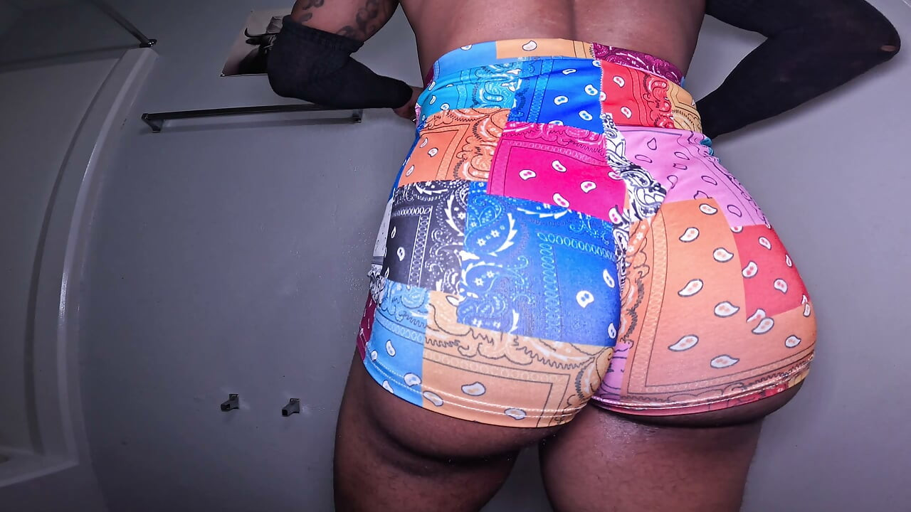 Knackarsch-twink mit süßem arsch