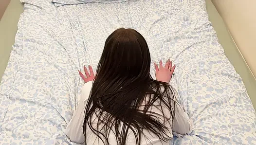 Realtor took viewing the apartment to a new level, fucked her while testing the bed, cummed on pantyhose
