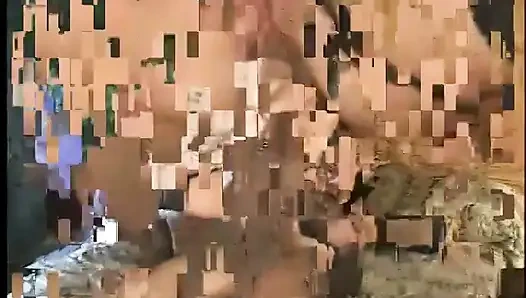 Горячую брюнетку с бритой киской в чулках трахают в постели