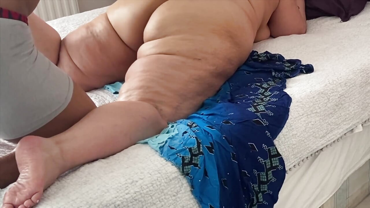 Nyonya Zina Gabon Dientot Habis-habisan Sama Kontol Besar Pria Kulit Hitam Sampai Dicrot Di Dalam