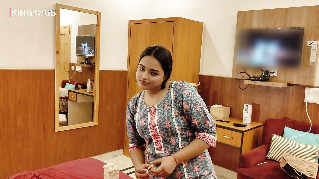 Indian Ayushi Bhabhi leger sexspil med Dever – fuld video
