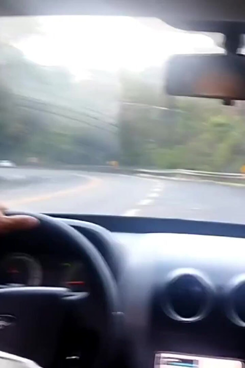 Worker Asks for a Ride to Go to the Beach and Gives It to the Driver
