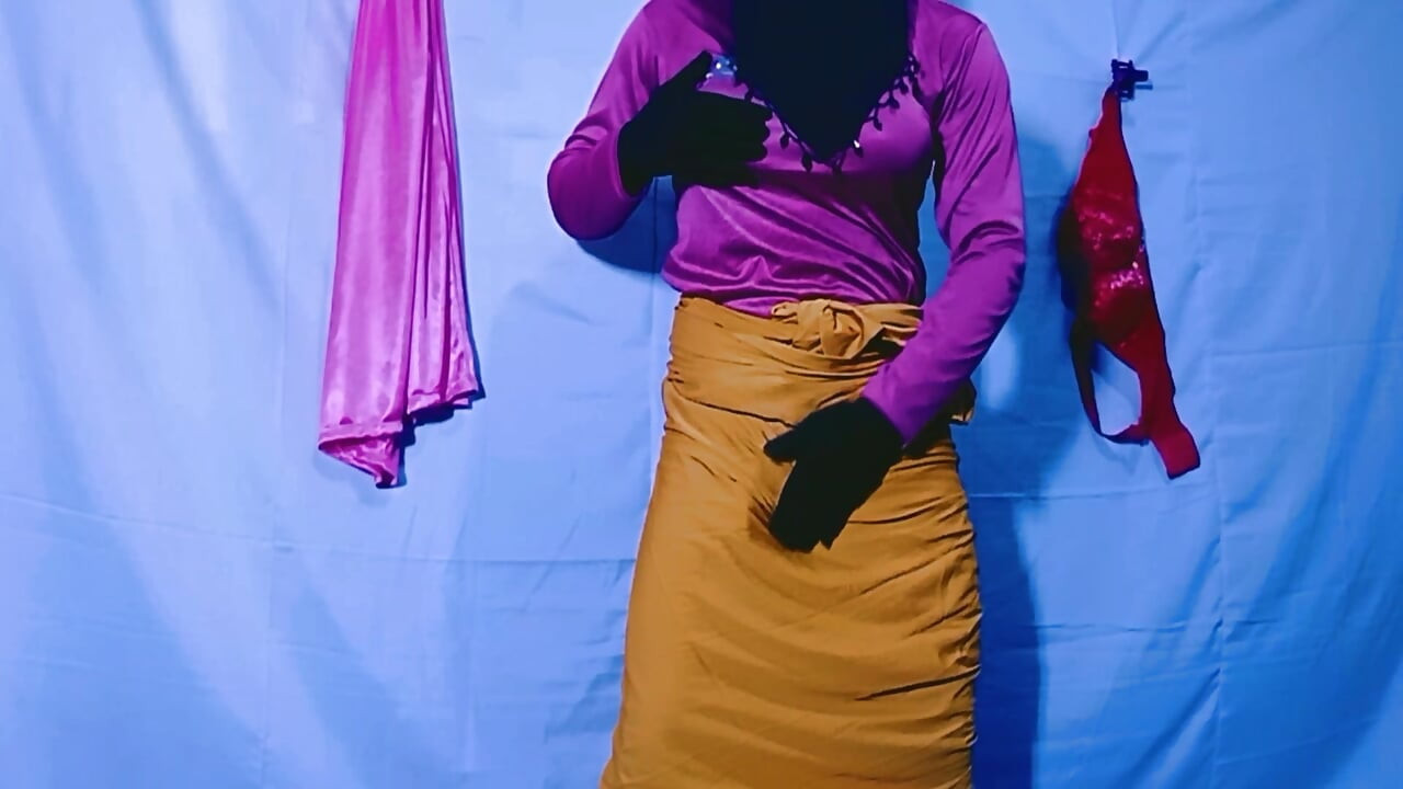 زن زیبای هندی که به زبان هندی سکس می کنه