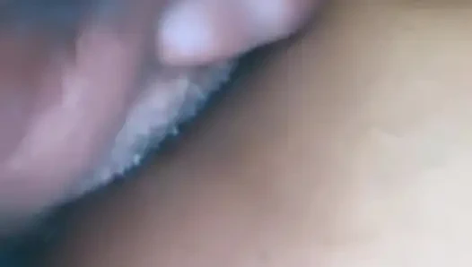 Hintli köylü kadını evde sikiyor