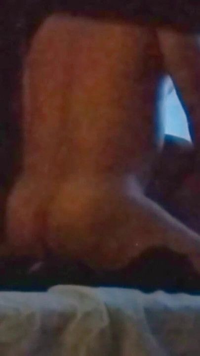 طالبة جامعية متعرجة للغاية وملائمة تجتاز موادها. | مقطع 1