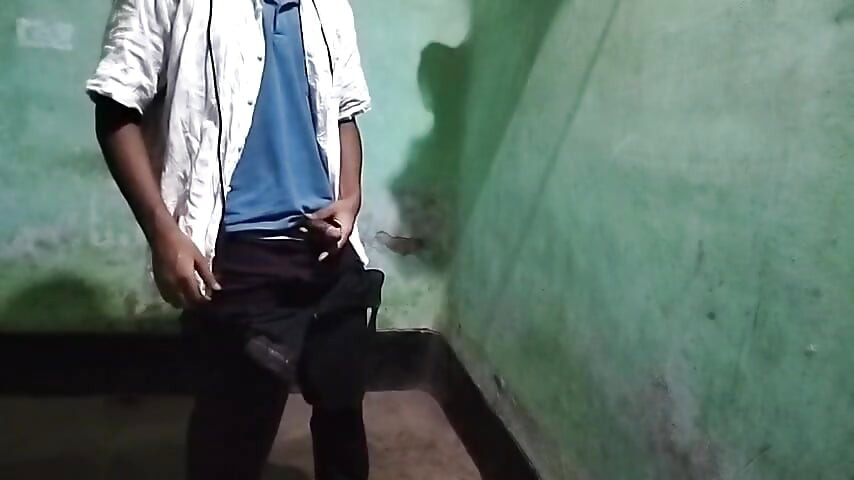 Doktor melancap dengan cepat di bilik loker (melihat selepas hadiah gay)