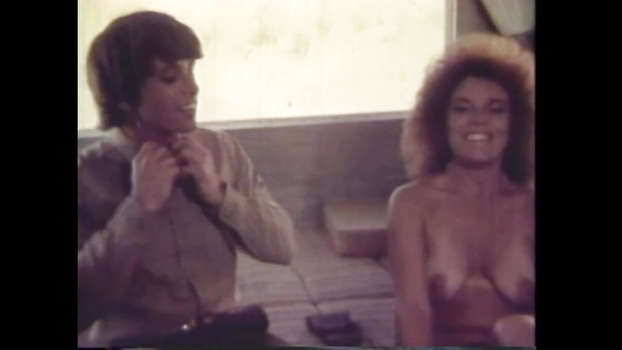 Otobüste sütümü alıyor