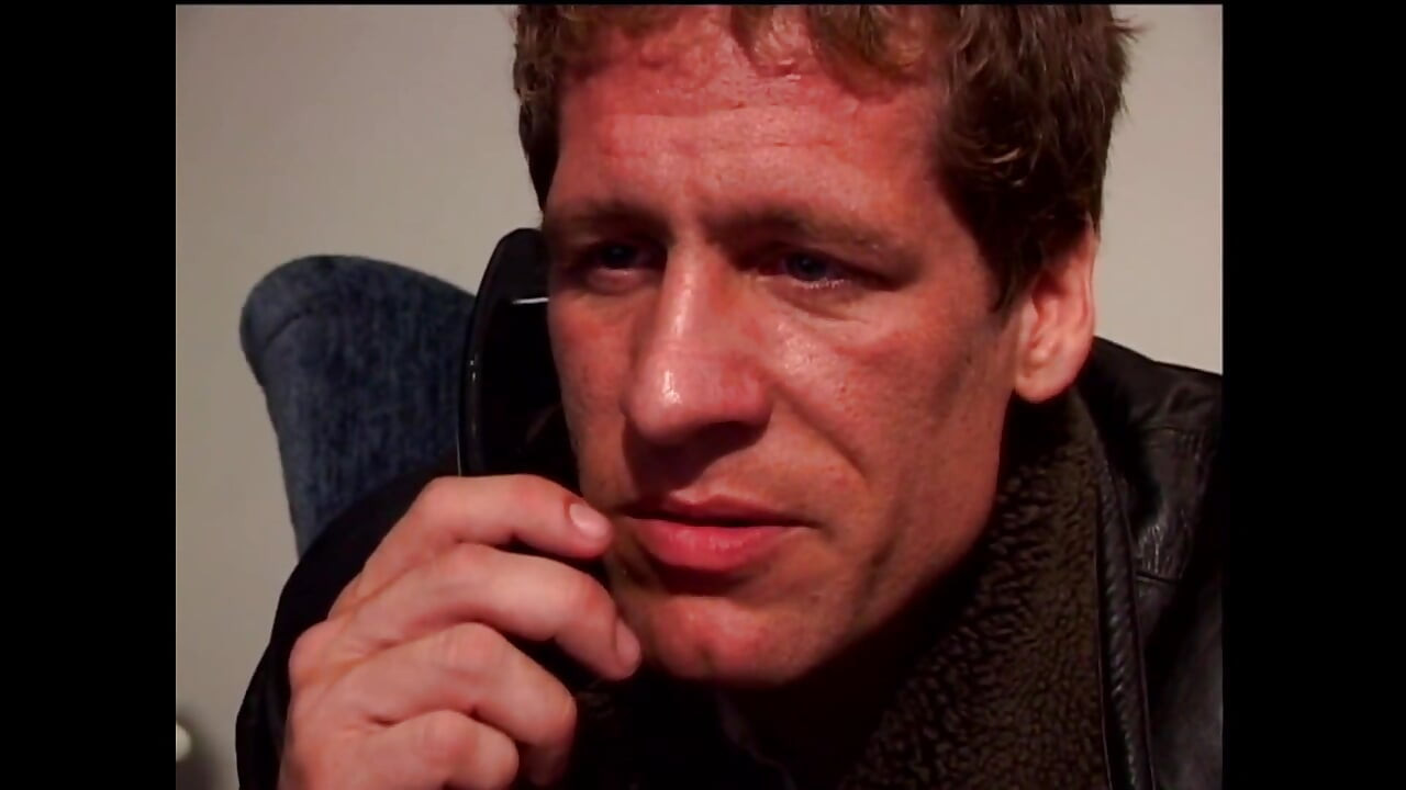 Puno sisanja za lijepu kurvu koja sjedi