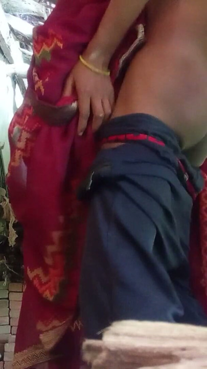 We were newly married and we both went to the jungle and I made her drink milk and made her enjoy | Clip 1