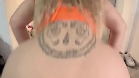 I woke up horny and sucked my boyfriend's cock then he gave me a delicious fuck