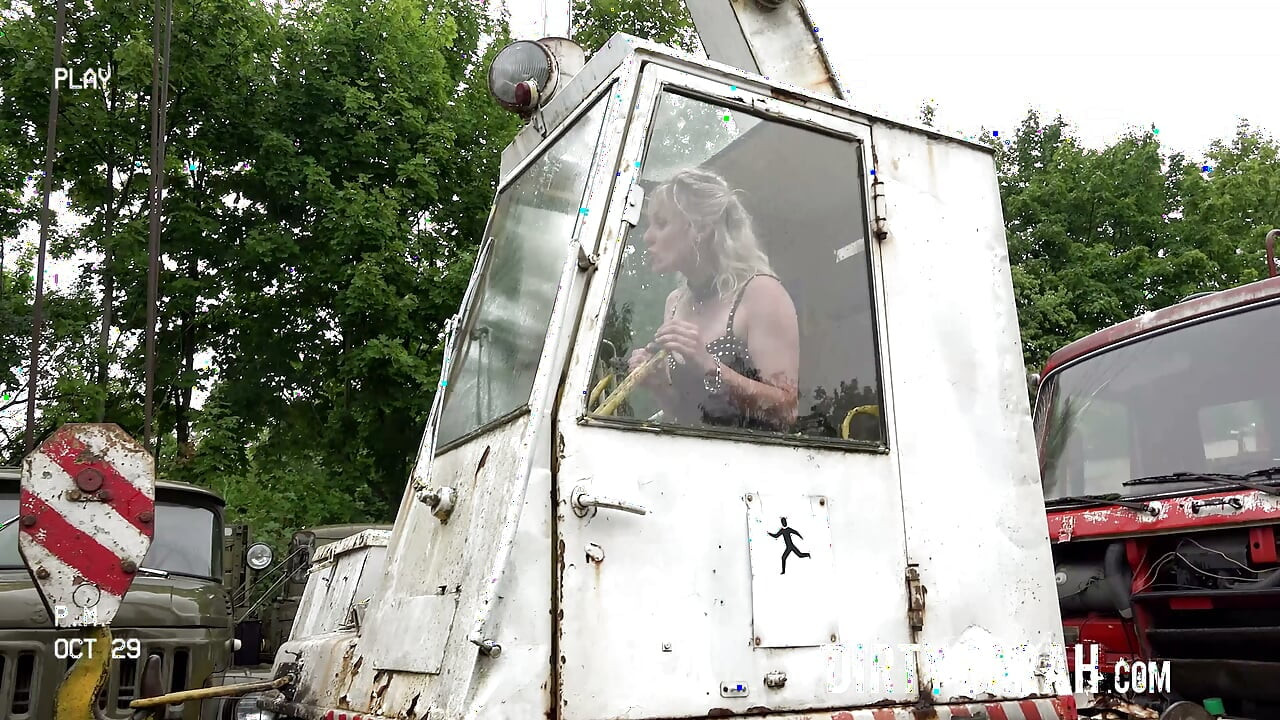 The Dirty Fucking Crane Operator (Dirty Sarah)