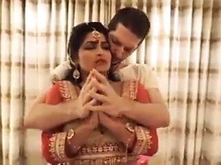 Индийская горячая мама Poonam Pandey - лучшее порно видео всех времен