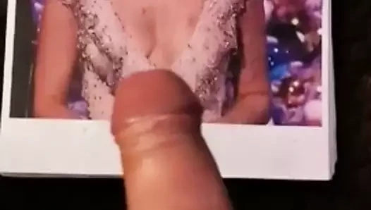 Holly Willoughby boşalıyor 96