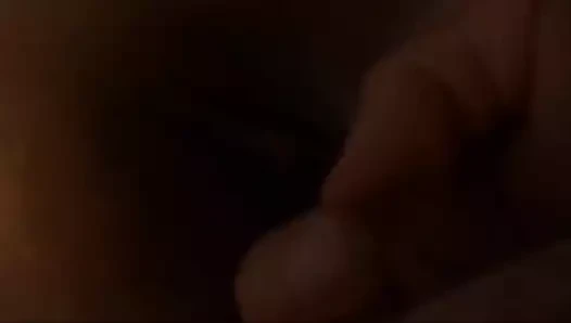 Güzel genç kızın içine boşalıyor