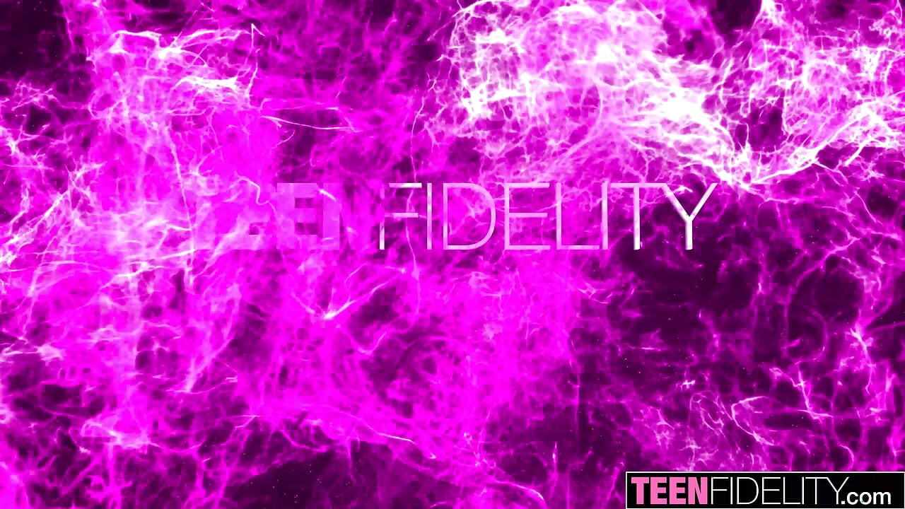 Teenfidelity 粉色公主Kloe Love