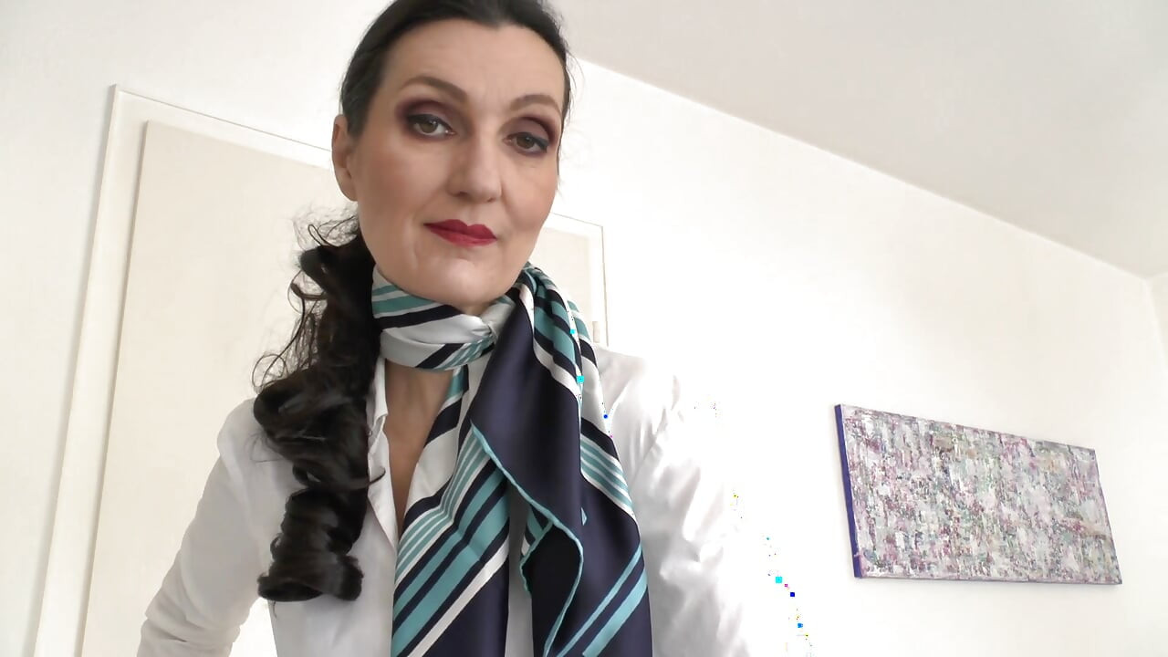 Modna revija svilenog šala, JOI, Lady Victoria Valente