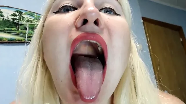 Russian blonde shows her breasts pussy and ass