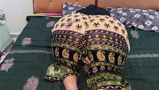 Bade ke jane ke baad chote ne bhabi ko akela dekh uthya mauke ka fayeda