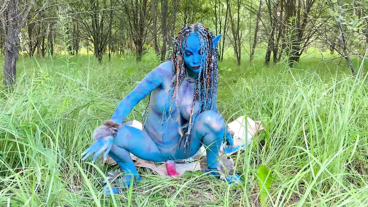 Avatar Monika Fox gran prolapso, consolador duro anal y follada de coño, chorro en la naturaleza