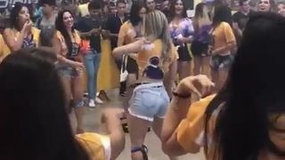 Bailando brasileño