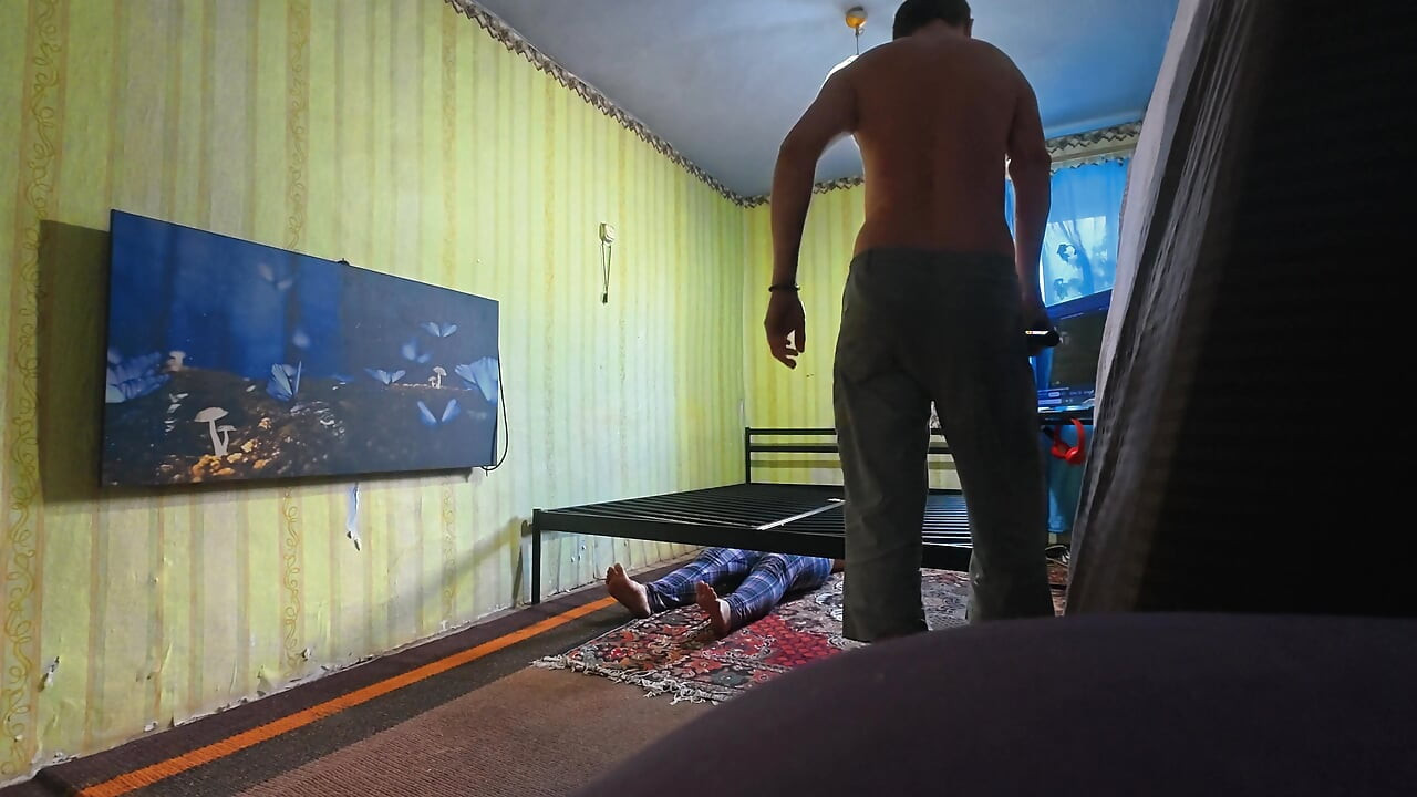 În culise, netăiat. Construim un nou pat sexual