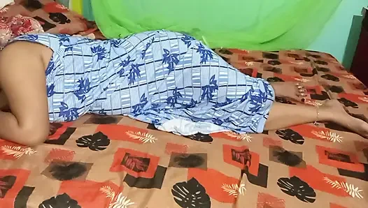 Very Beautiful Indian Girl Having Handjob.