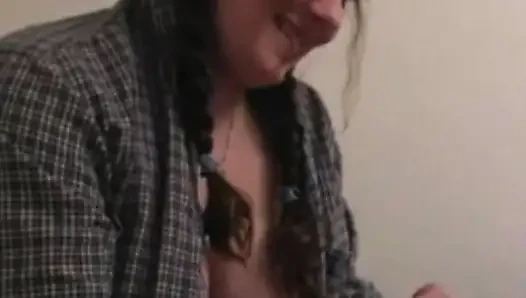 BBW-mädchen gibt schlafzimmer-handjob