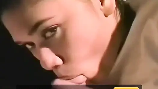 Büyük memeli esmeri emiyor ve sikişiyor