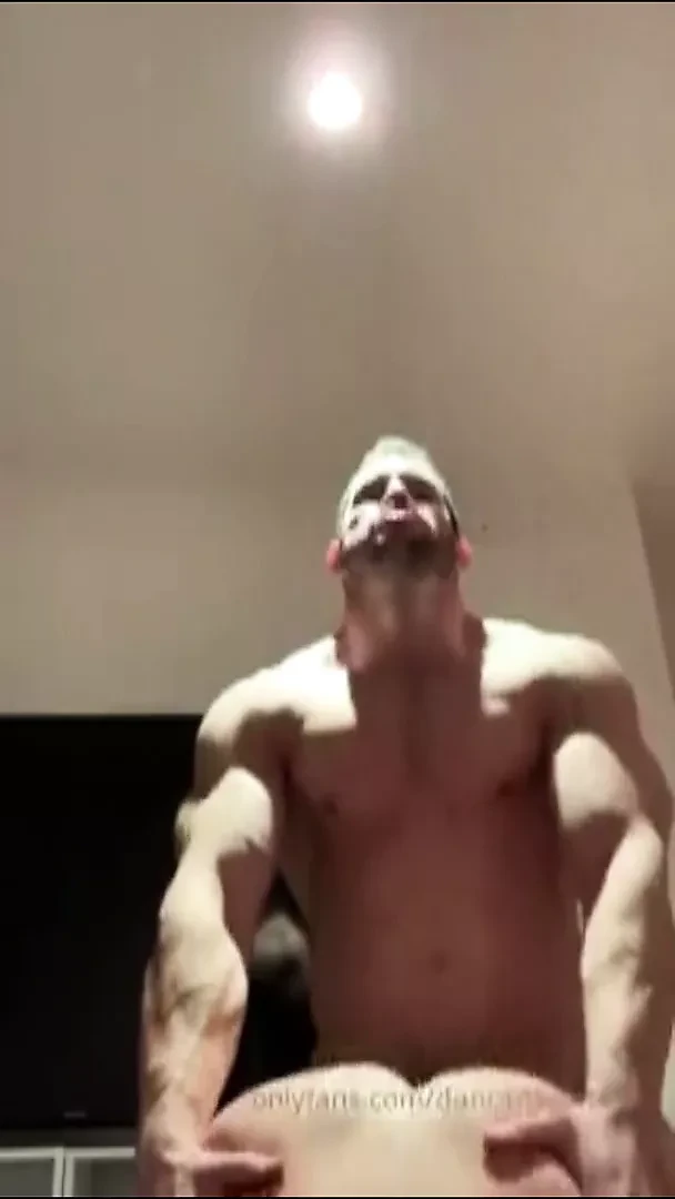 SELFIE FUCKING – HEDONISM ALPHA MALE