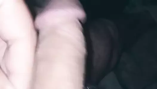 tocando mi verga un poco