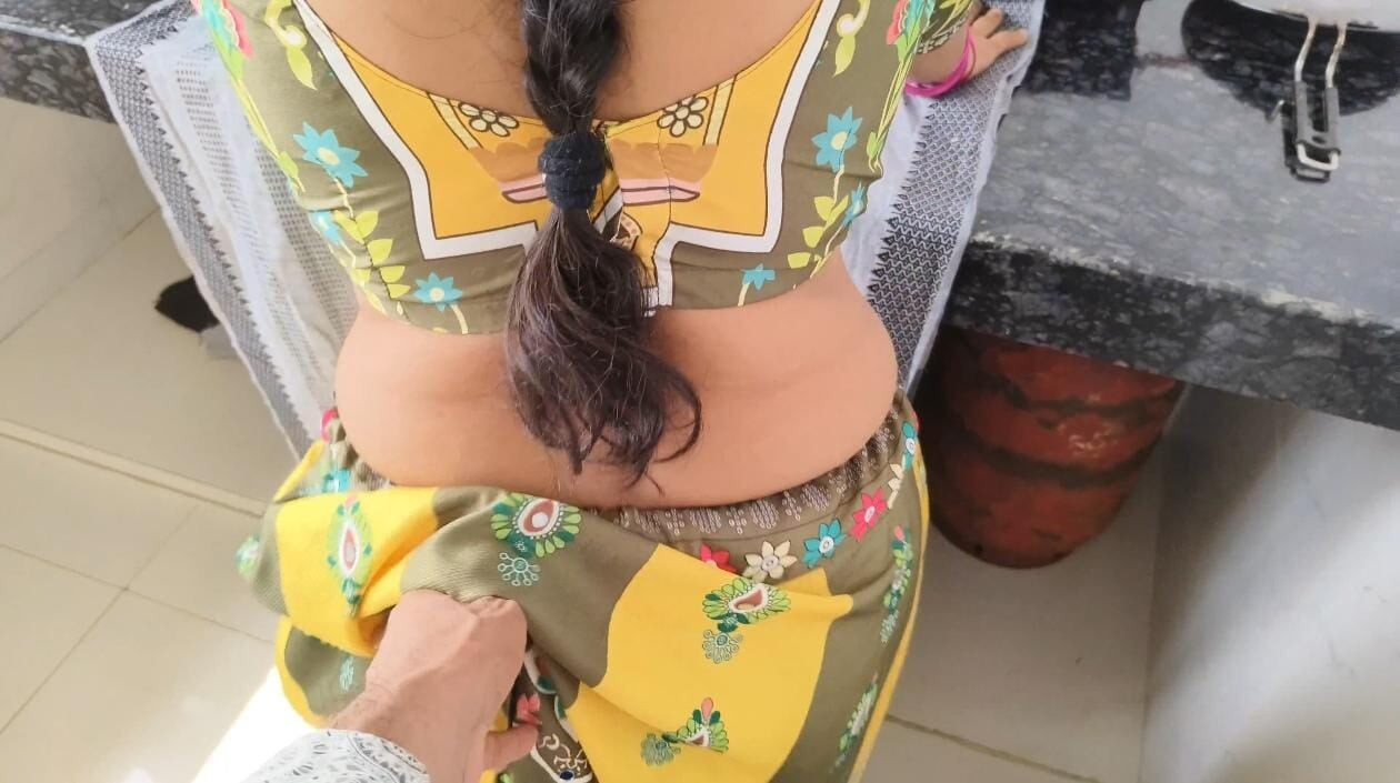 I went to bhabhi’s house when her brother not at home and enjoyed a lot with my lovely bhabhi, Full Hindi Viral Video