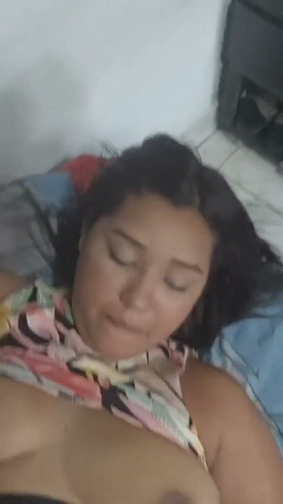 Adik tiri Latin Colombia saya berada di rumah dan meminta saya untuk mengajarnya Cara Bermain Dengan Telefon Bimbit | Klip 2