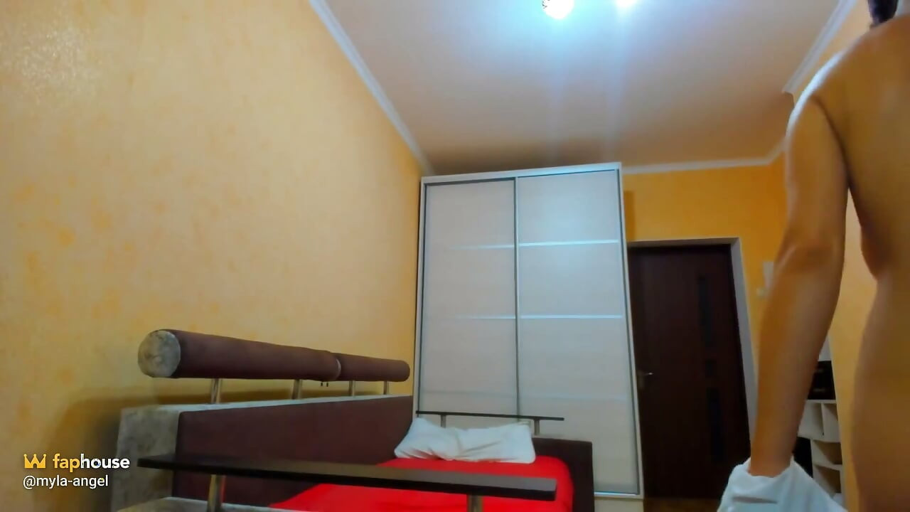 Morena safada e tarada sozinha em casa